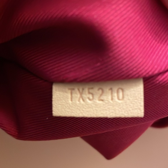 Louis Vuitton Graceful MM Monogram "PEONY Interior". - Picture 7 of 9